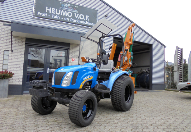 new holland boomer 2035 met hagensnoeier